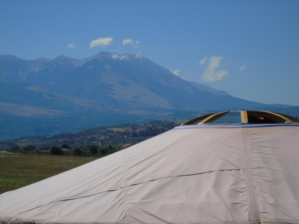 Glamping Abruzzo - The Yurt Hotel Catignano Exterior photo