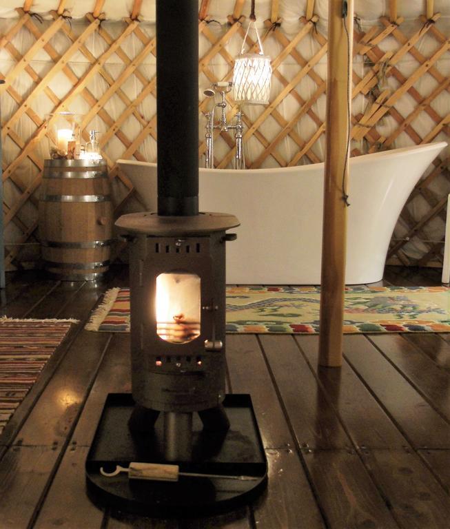 Glamping Abruzzo - The Yurt Hotel Catignano Exterior photo